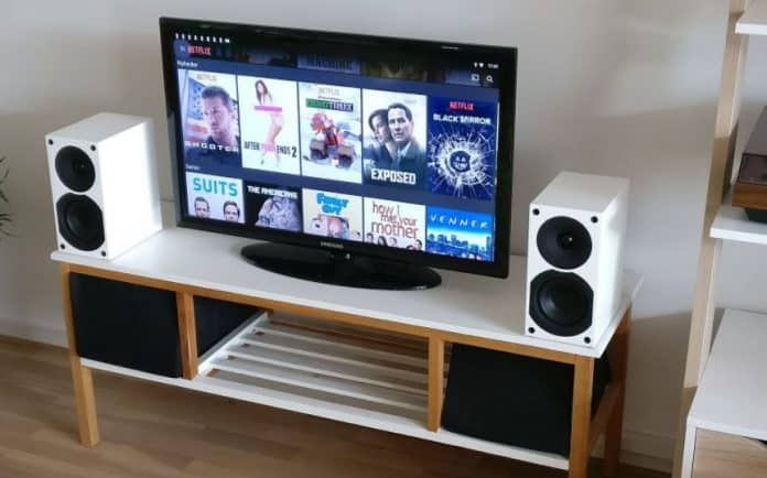 How to connect external speakers to your TV?