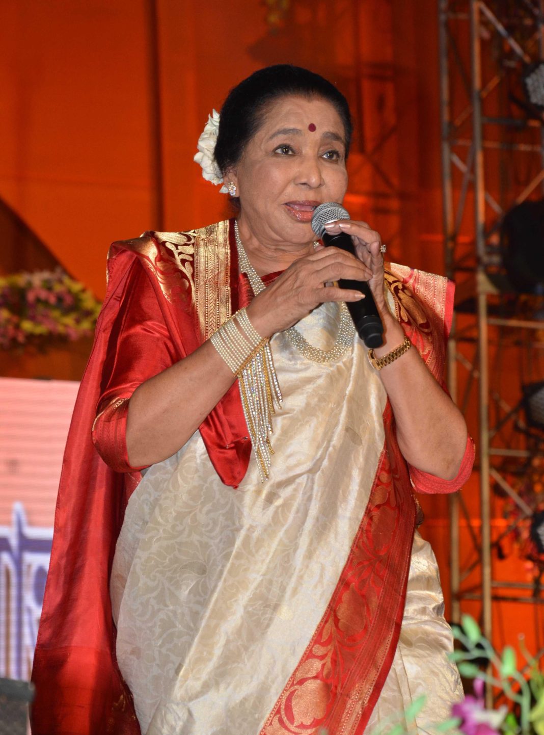 END OF AN ERA: Legendary Singer Asha Bhosle Passes Away at 92